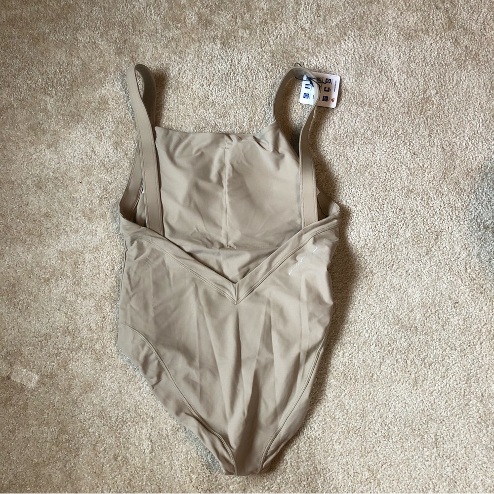LDLA One-Piece Swimsuit - Picture 6 of 7
